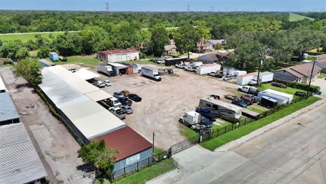 1915 Sherwood Forest Street Houston TX 77043