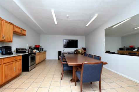 1915 Sherwood Forest Street Houston TX 77043