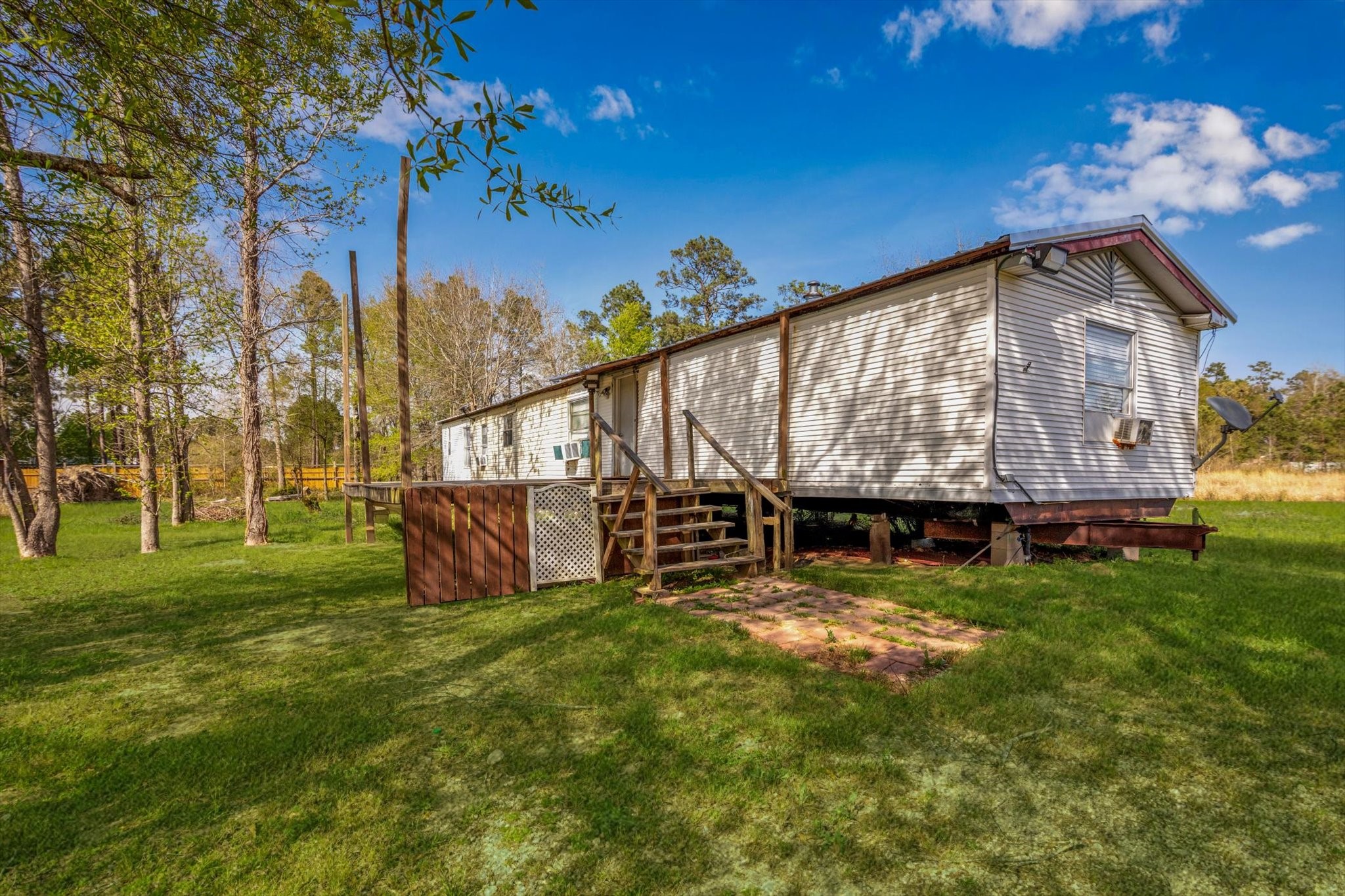 1867 County Road 3550 Cleveland TX 77327