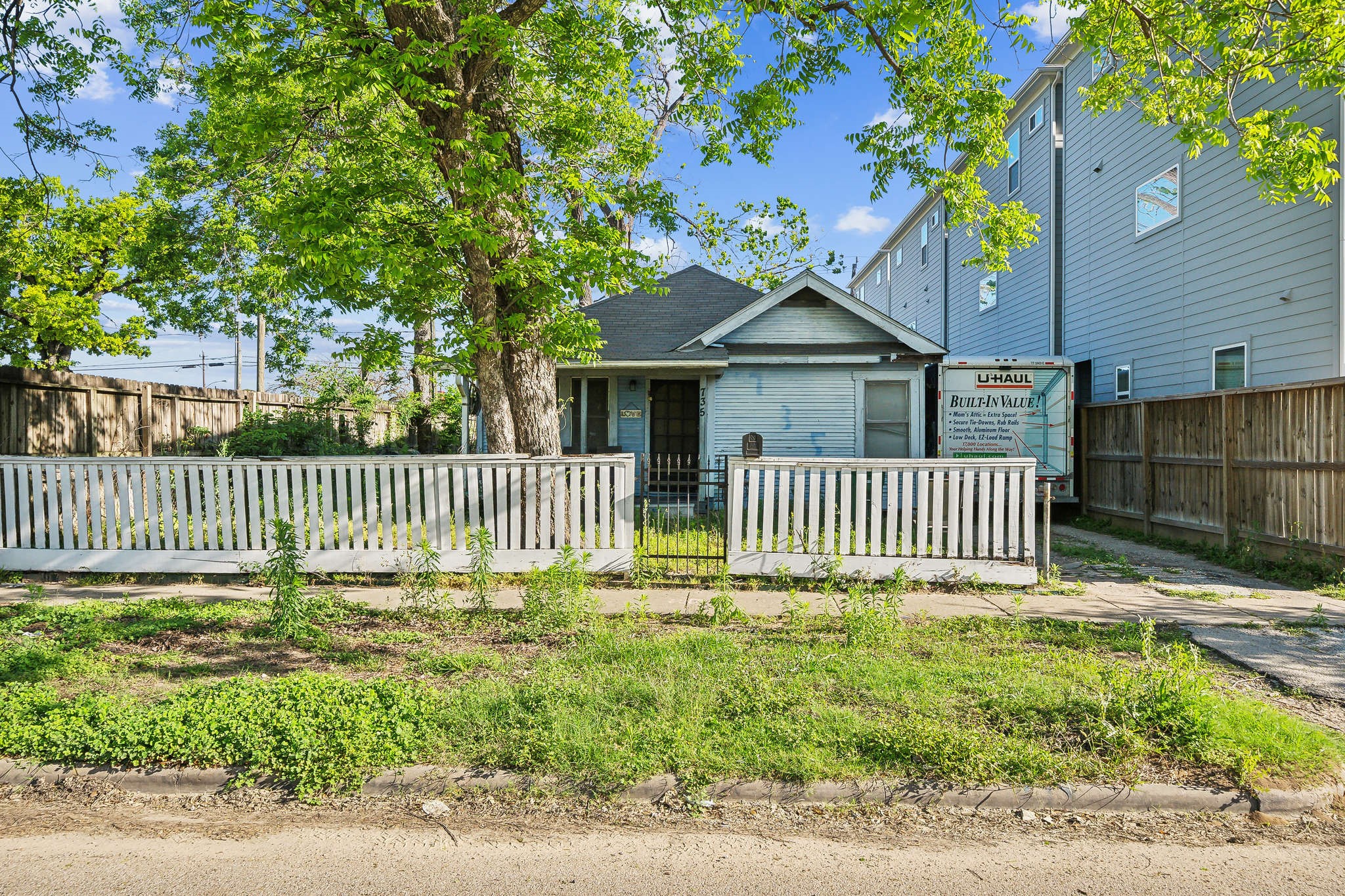 735 W 27th Street Houston TX 77008