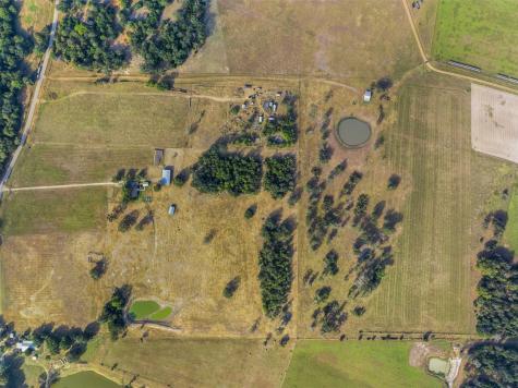 1463 County Road 324 Lincoln TX 78948