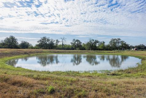 1463 County Road 324 Lincoln TX 78948
