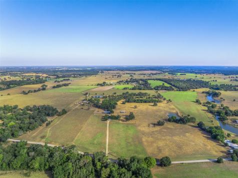 1463 County Road 324 Lincoln TX 78948