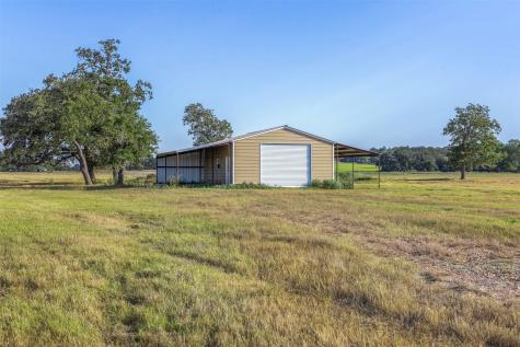 1463 County Road 324 Lincoln TX 78948