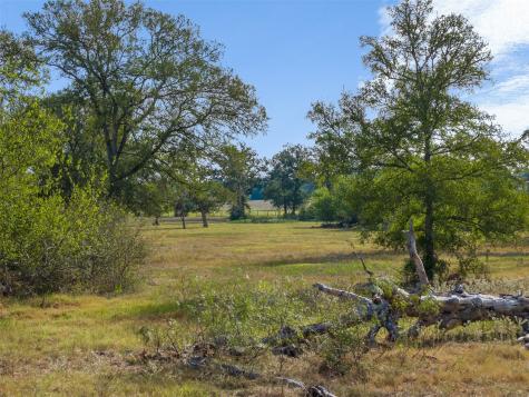 1463 County Road 324 Lincoln TX 78948