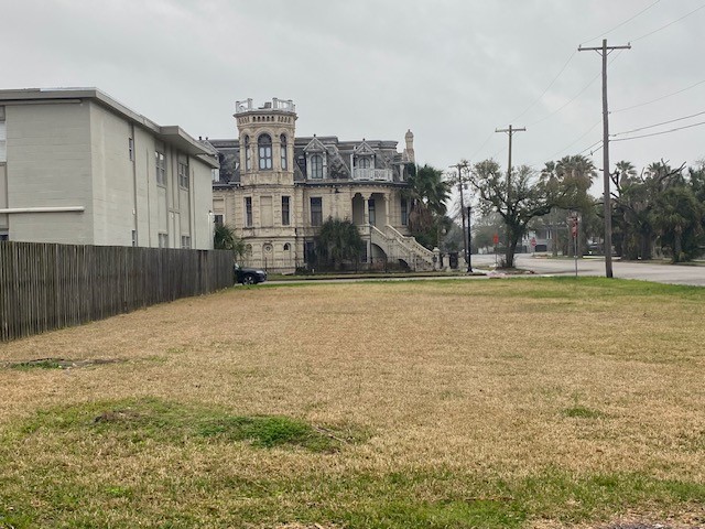 1628 Sealy Street Galveston TX 77550