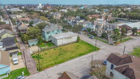 1628 Sealy Street Galveston TX 77550