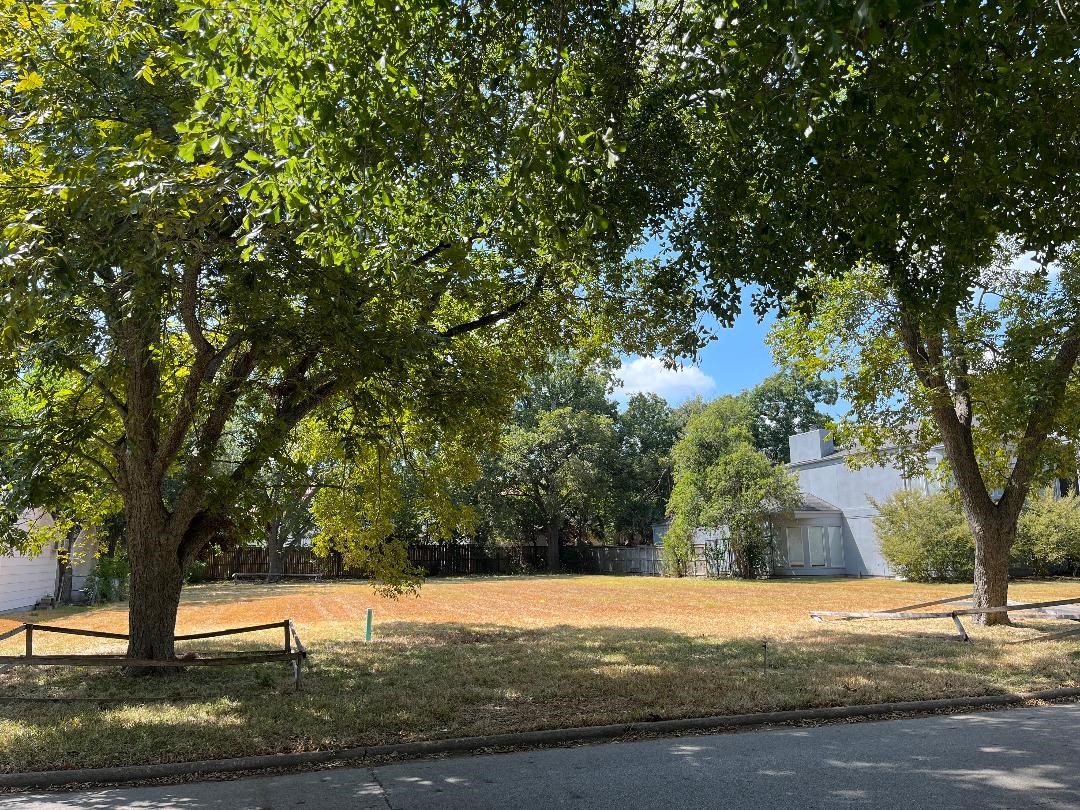 5311 Holly Street Bellaire TX 77401