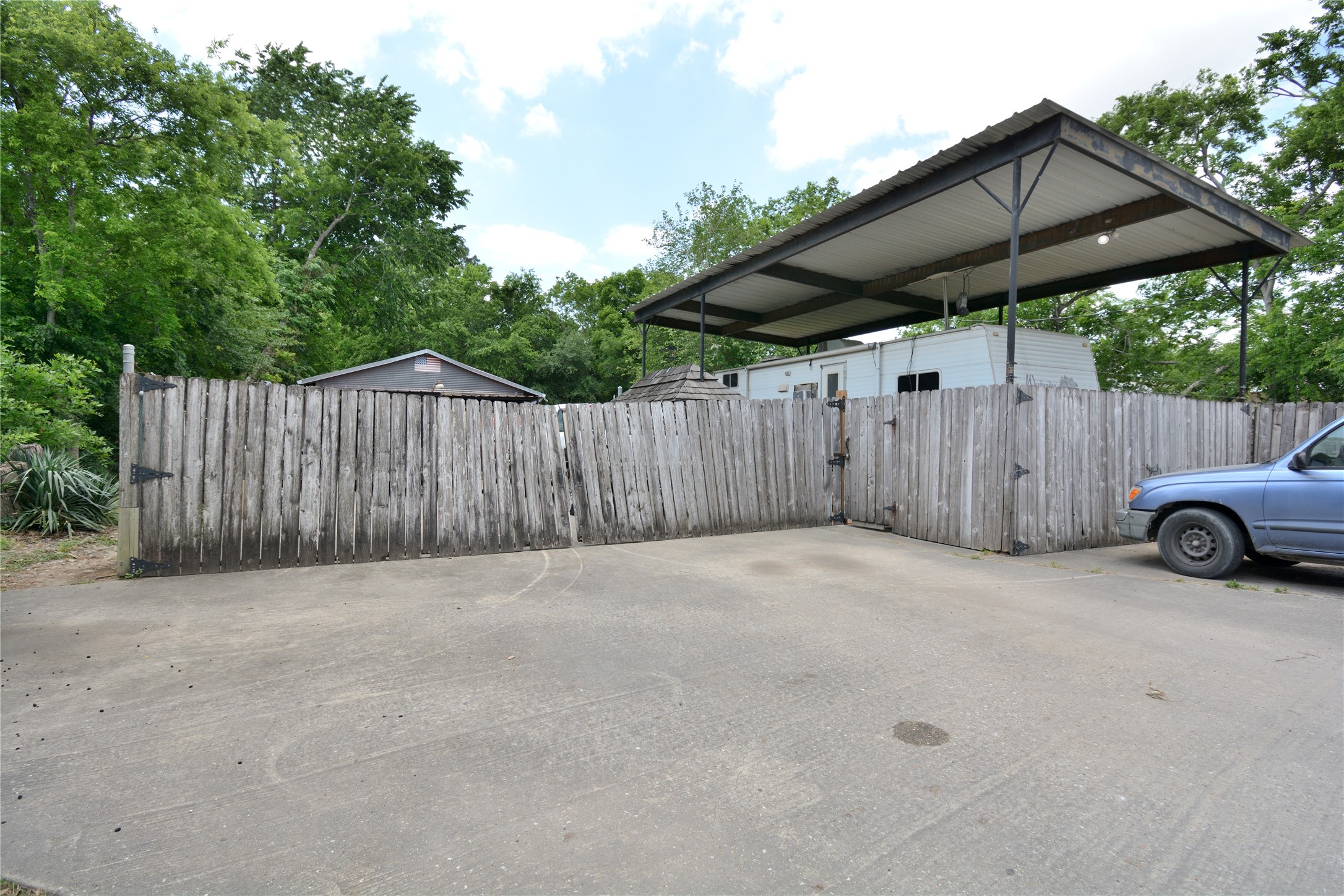 14629 W Hardy Road Houston TX 77060