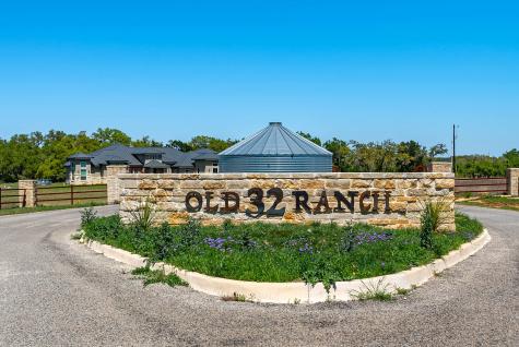 620 Whiskey Trail Blanco TX 78606