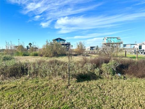 1057 Mabry Street Gilchrist TX 77617