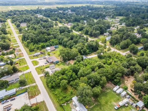 359 County Road 3417 Cleveland TX 77327
