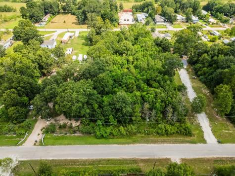 359 County Road 3417 Cleveland TX 77327