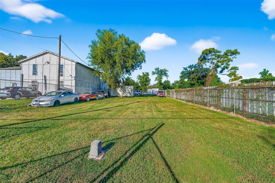 8109 W Hardy Road Houston TX 77022