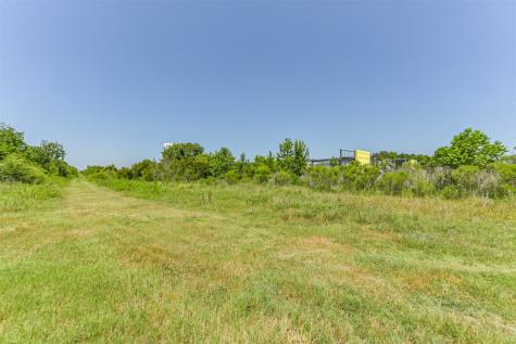 5226 N Main Street Baytown TX 77521