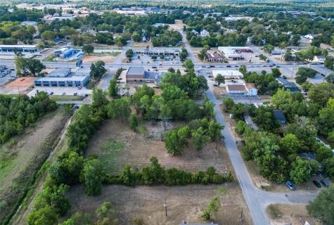 200 S Woodson Street Willis TX 77378