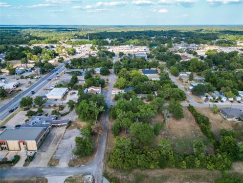 200 S Woodson Street Willis TX 77378