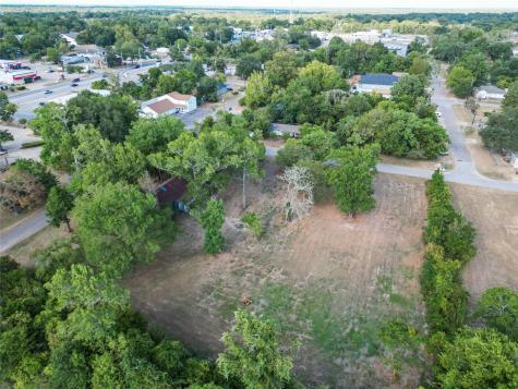 200 S Woodson Street Willis TX 77378
