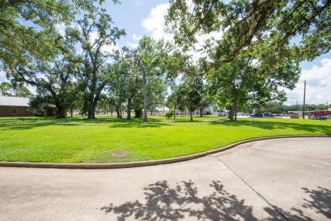 5 West Way Court Lake Jackson TX 77566