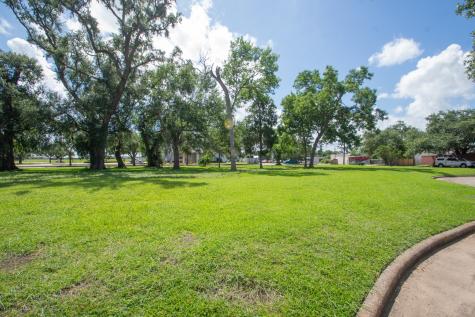 5 West Way Court Lake Jackson TX 77566