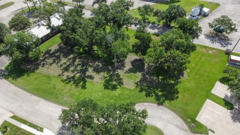 5 West Way Court Lake Jackson TX 77566