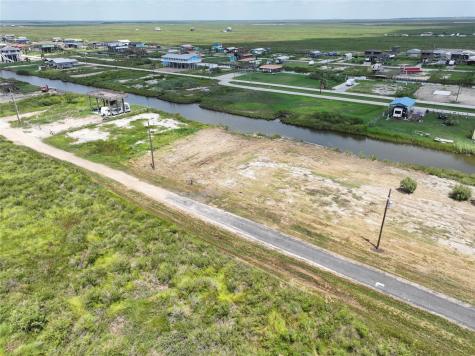 1116 Pennington Street Gilchrist TX 77617