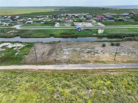 1116 Pennington Street Gilchrist TX 77617