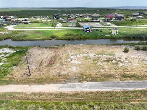 1116 Pennington Street Gilchrist TX 77617