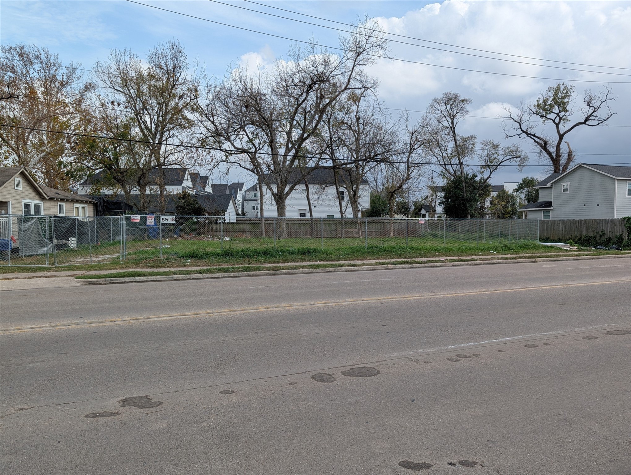 8506 North Main Street Houston TX 77022