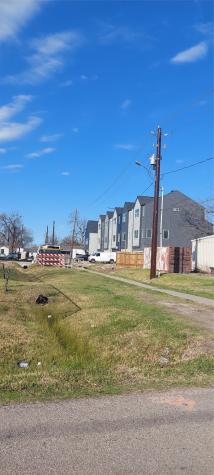 8506 North Main Street Houston TX 77022