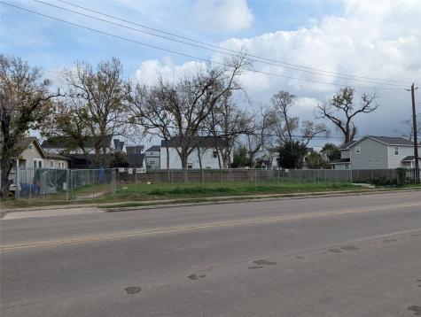 8506 North Main Street Houston TX 77022
