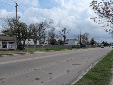 8506 North Main Street Houston TX 77022
