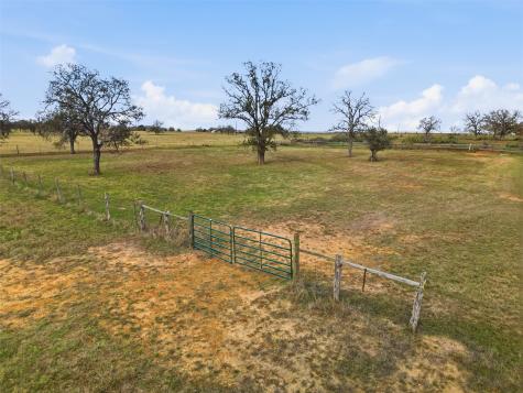 3 Oak Creek Street Gonzales TX 78629
