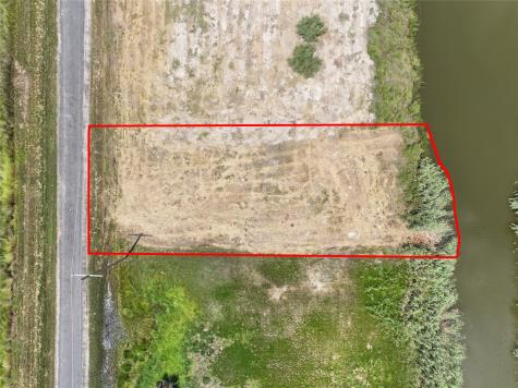1102 Pennington Street Gilchrist TX 77617