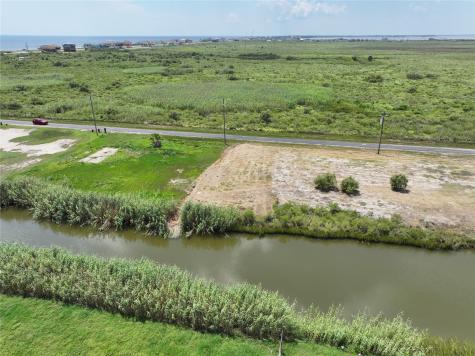 1102 Pennington Street Gilchrist TX 77617
