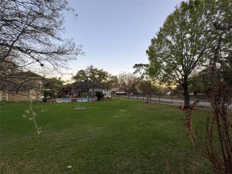 303 Bishop Street Houston TX 77009