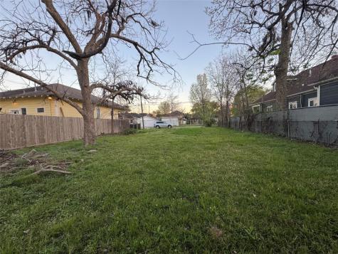 303 Bishop Street Houston TX 77009