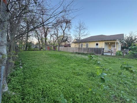 303 Bishop Street Houston TX 77009