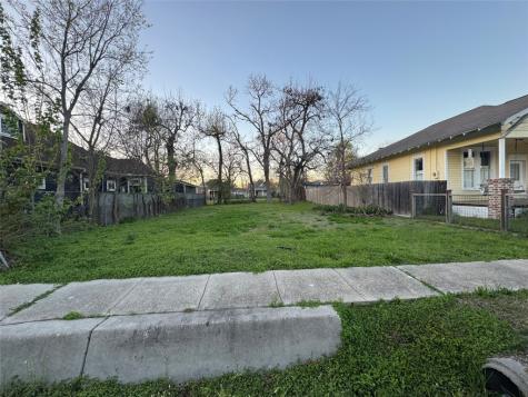 303 Bishop Street Houston TX 77009
