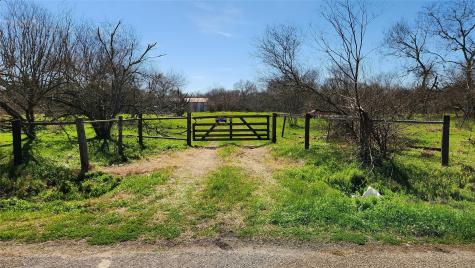 40499 Garrett Road Brookshire TX 77423