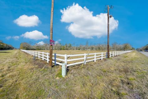 26071 Forest Hills Lane Waller TX 77484