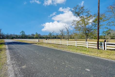 26071 Forest Hills Lane Waller TX 77484