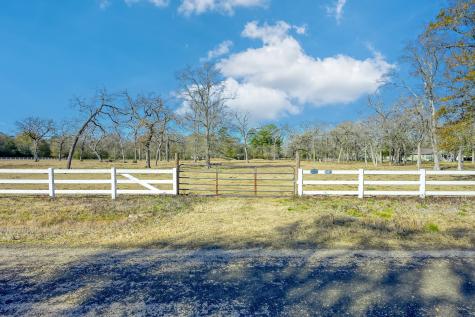 26071 Forest Hills Lane Waller TX 77484
