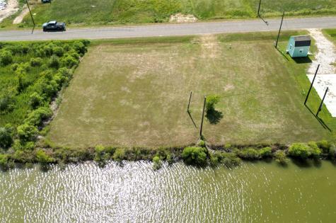 133 County Road 299 Heron N Sargent TX 77414