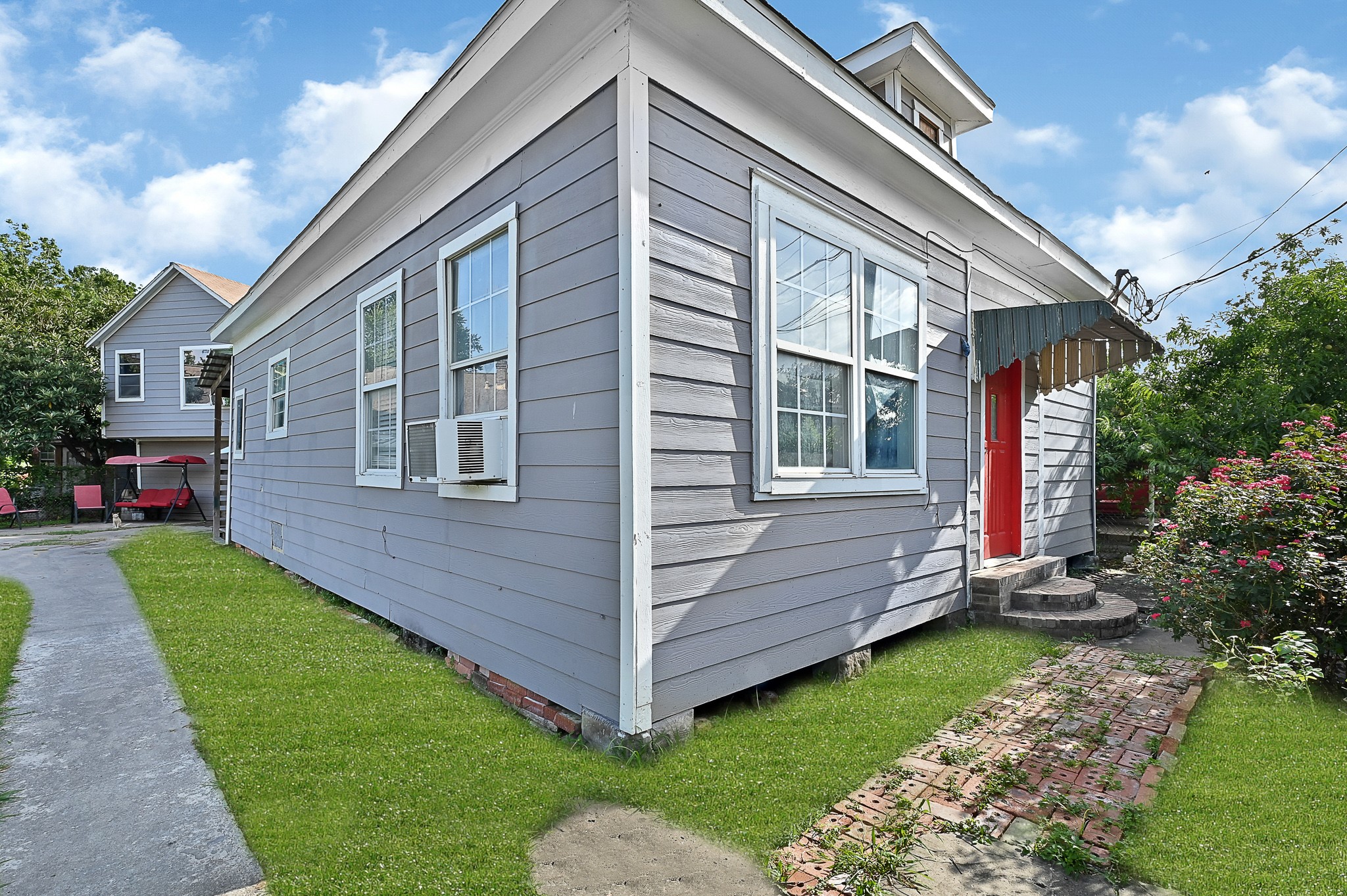 207 Carl Street Houston TX 77009
