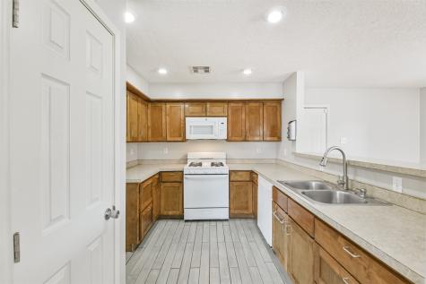 1103 Williams Street Cleveland TX 77327
