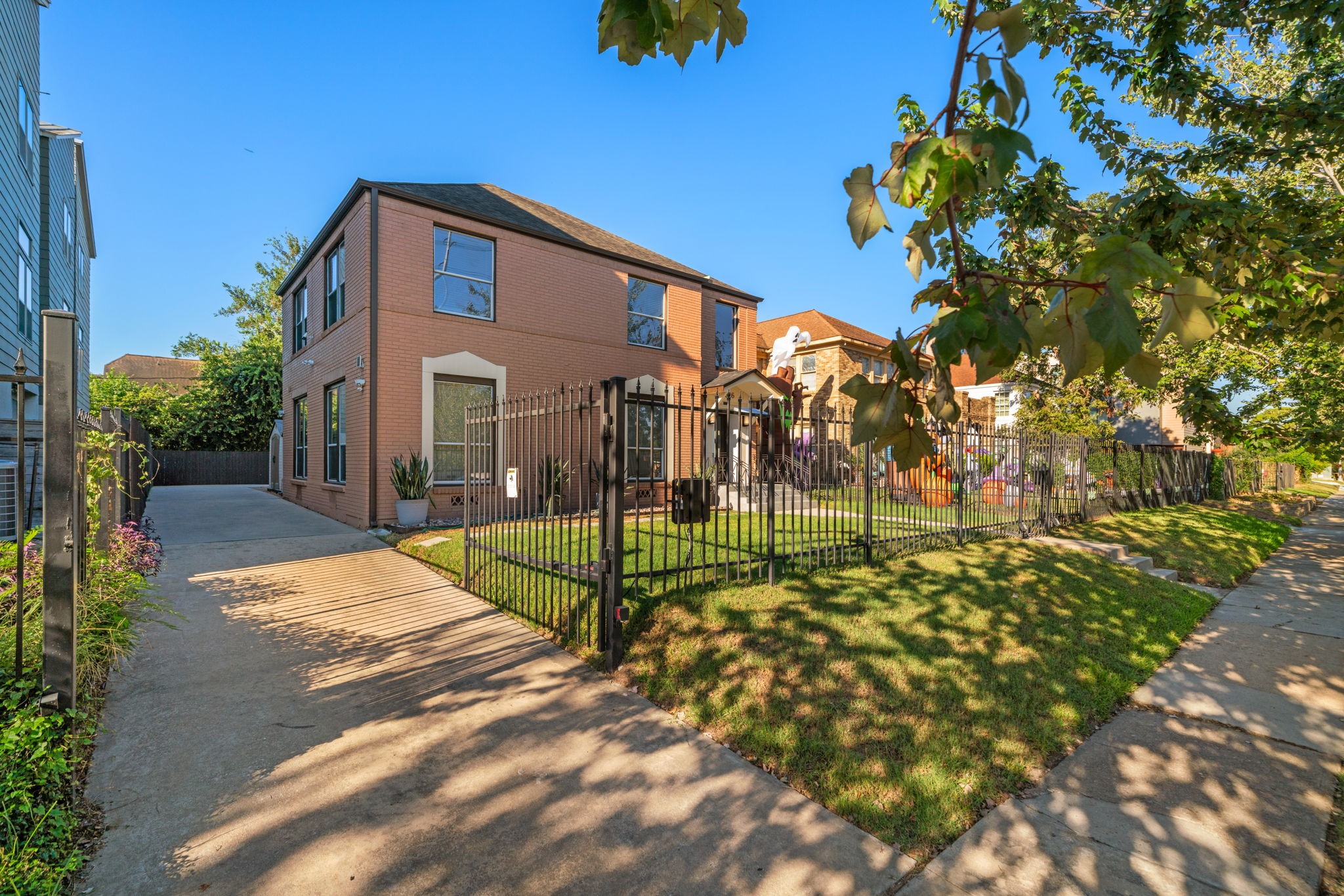 1926 Blodgett Street Houston TX 77004