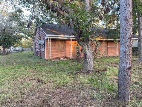 2322 N Fulton Street Wharton TX 77488