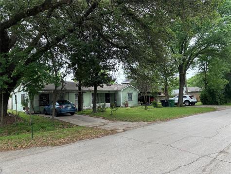 32 Farrell Street Houston TX 77022