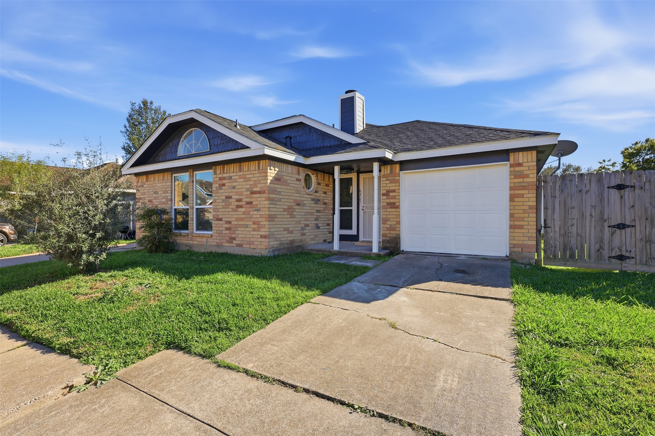 6327 Southwood Court N Houston TX 77035